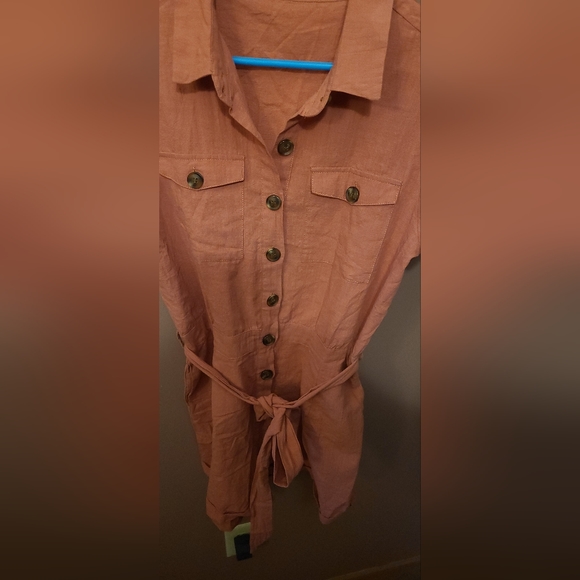 Vetinee Women's Belted Short Sleeved Romper in Medium - Picture 4 of 7